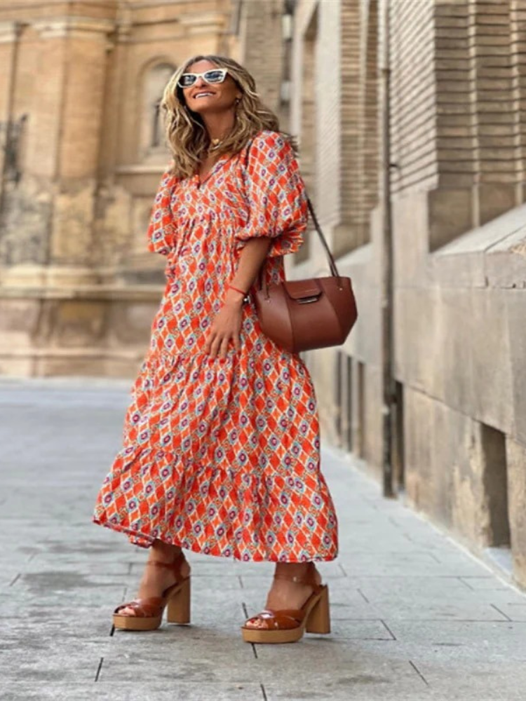 Damen lockeres luftiges Sommerkleid für warme Tage in lässigem, leichten Schnitt.

