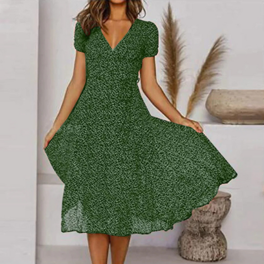 Luftiges Damen Sommerkleid im Midi-Schnitt mit floralen Mustern und leichtem Stoff für sommerlichen Tragekomfort
