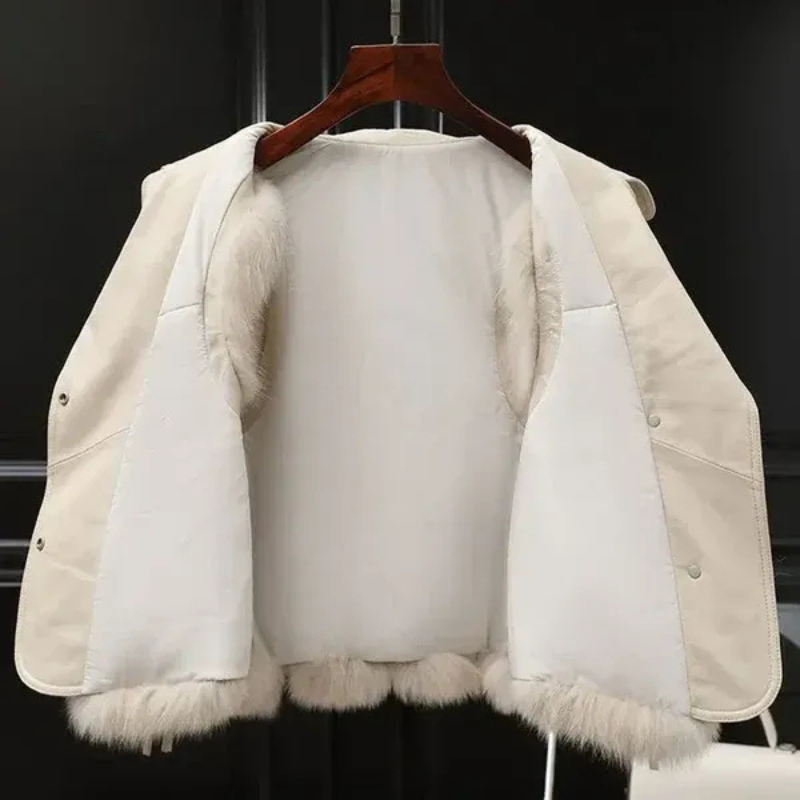Damen modische Weste in modernem Design für vielseitige Outfits.