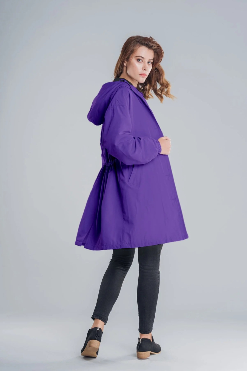 Damen Outdoor-Regenjacke wasserdicht mit Kapuze für zuverlässigen Schutz bei jedem Wetter