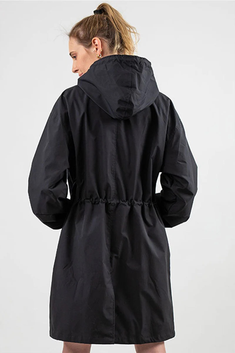 Damen Outdoor-Regenjacke wasserdicht mit Kapuze für zuverlässigen Schutz bei jedem Wetter