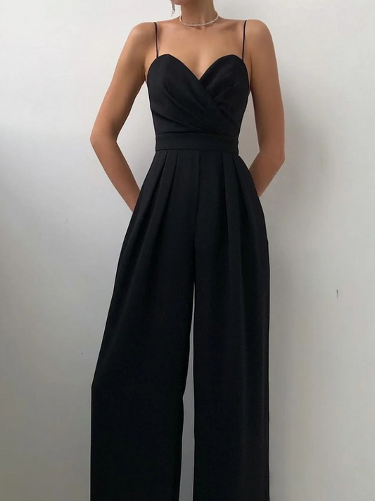 Eleganter Damen Jumpsuit mit weitem Bein für eine anmutige und stilvolle Silhouette.