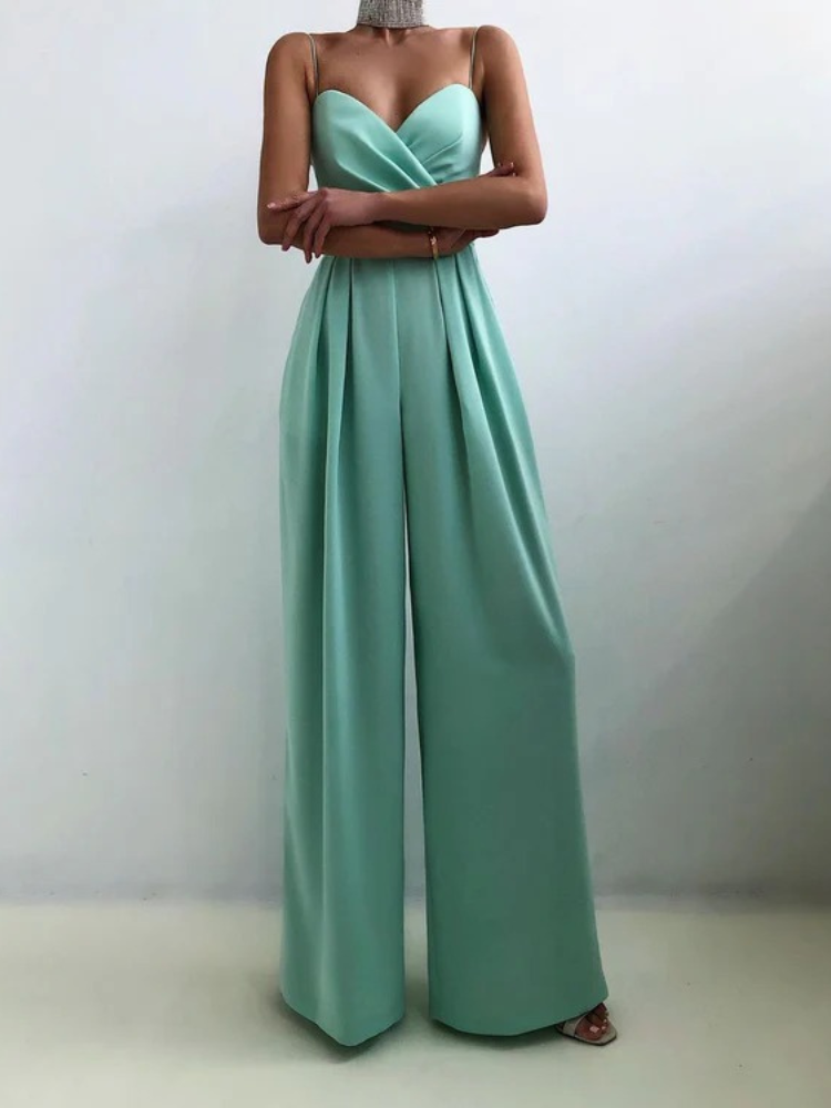Eleganter Damen Jumpsuit mit weitem Bein für eine anmutige und stilvolle Silhouette.