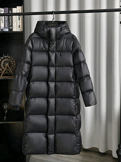 Damen schwarze gesteppte Winterjacke, stilvoller und warmer Begleiter für den Winter