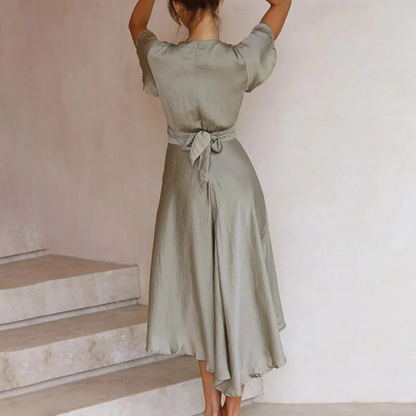 Damen stylisches luftiges Sommerkleid mit lockerem Schnitt für warme Tage