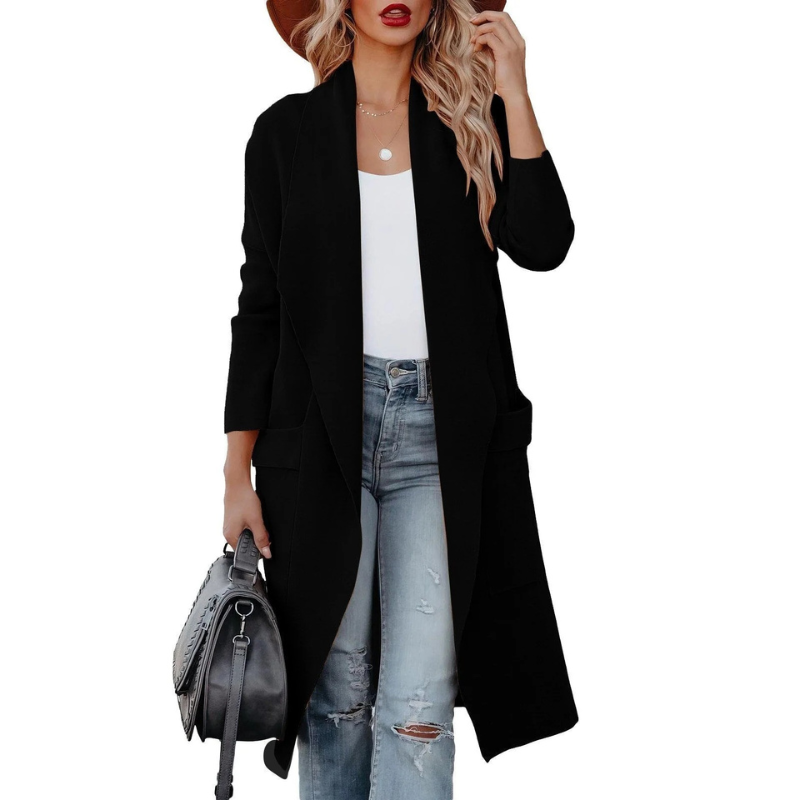 Damen trägt eine stilvolle Strickjacke, vielseitig und elegant für Büro und Freizeit