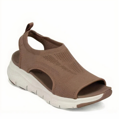 Damen stützende Walkingsandalen in sportlichem Design, ideal für aktive Tage und vielseitige Unternehmungen.

