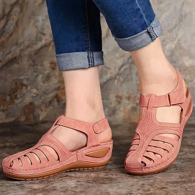  Damen stützende Walkingsandalen mit ergonomischer Passform und stabiler Sohle – ideal für aktive Tage und längere Spaziergänge.