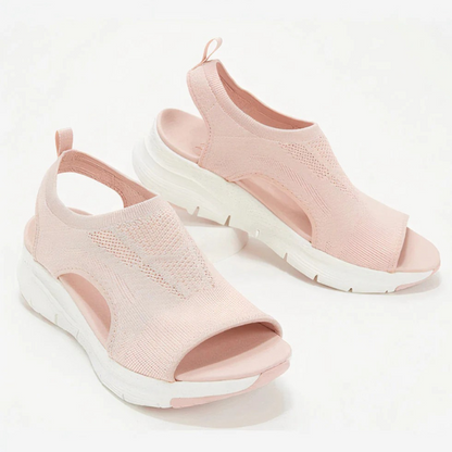 Damen stützende Walkingsandalen in sportlichem Design, ideal für aktive Tage und vielseitige Unternehmungen.

