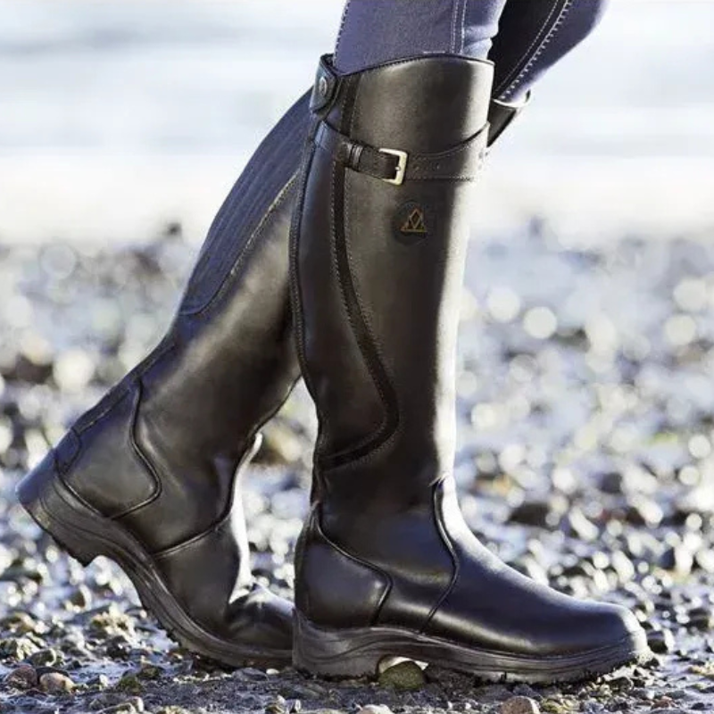  Damen stylische Hochstiefel mit modernem Design und hohem Schaft für Alltag und besondere Anlässe.