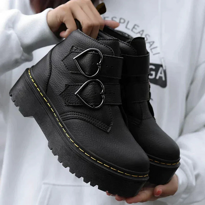 Damen stylische Stiefeletten mit herzförmigen Schnallen – modisch und bequem für den Alltag