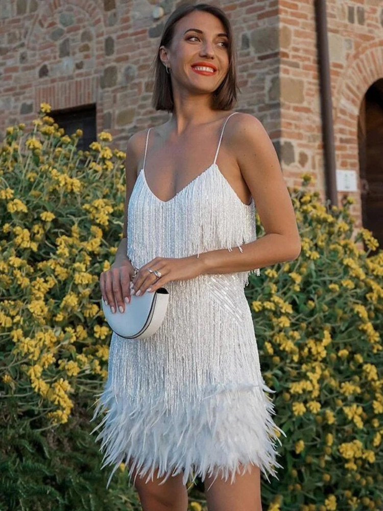 Damen stylisches Fransen-Cocktailkleid mit schwungvollen Fransen, ideal für Partys und besondere Anlässe.