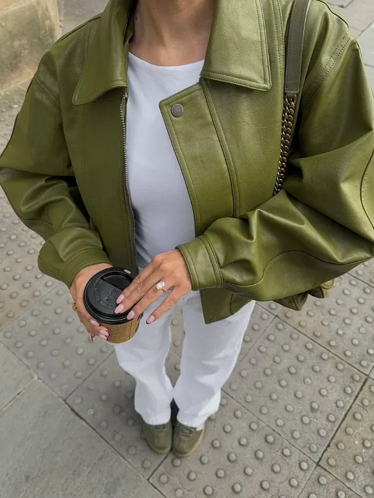 Damen trendige grüne Freizeitjacke, lässiger Look für Alltag und Outdoor-Aktivitäten