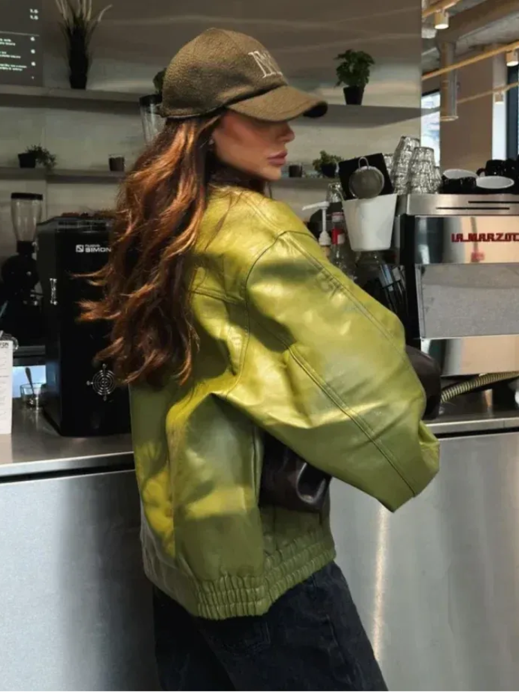 Damen trendige grüne Freizeitjacke, lässiger Look für Alltag und Outdoor-Aktivitäten
