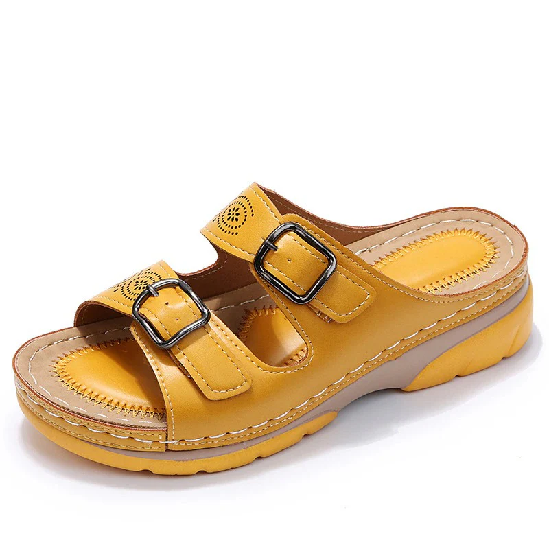  Damen trendige Sommersandalen in modernem Design, perfekt für warme Tage und vielseitige Sommeroutfits.