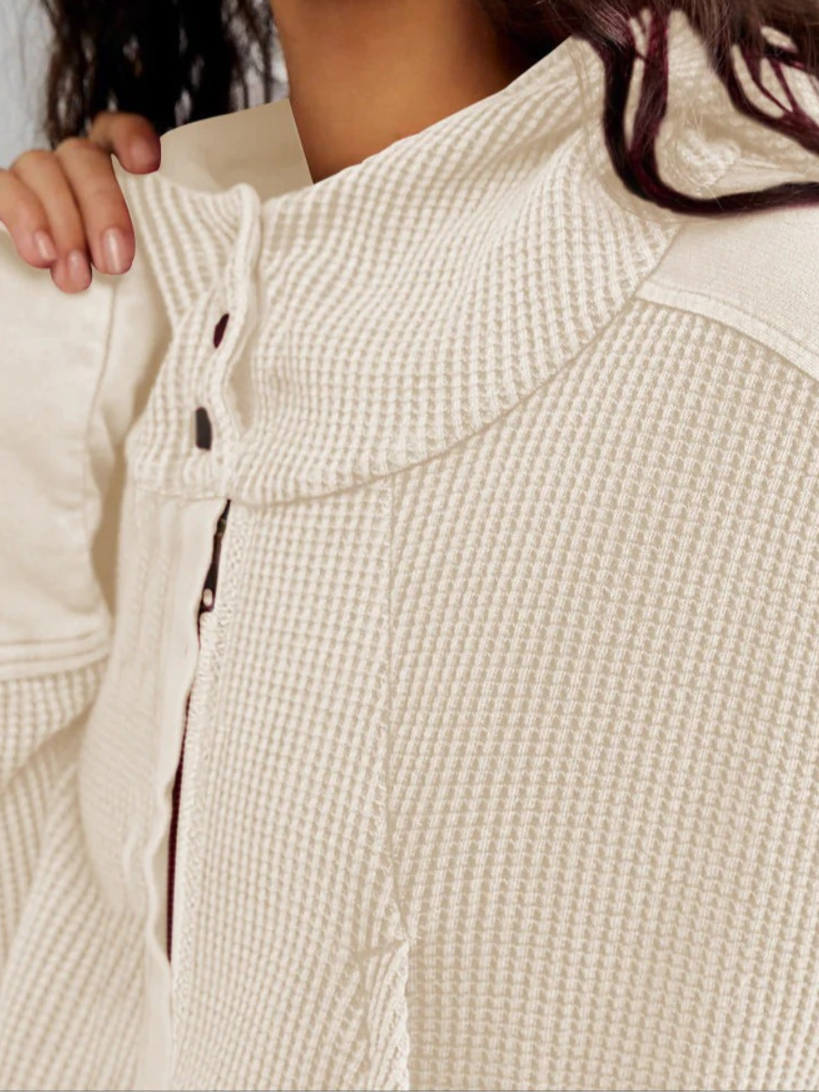 Damen leichte Waffel-Kapuzenjacke in modernem Design, ideal für Alltag und Freizeit.