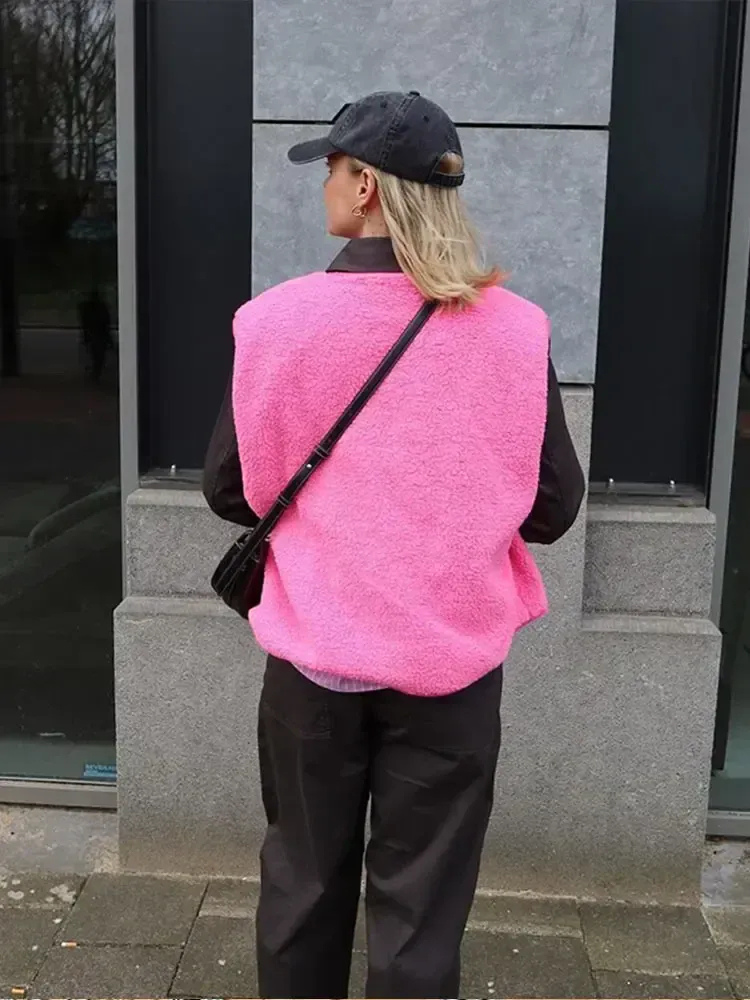 Elegante ärmellose Damenweste in zeitlosem Design, vielseitig kombinierbar für Büro und Freizeit