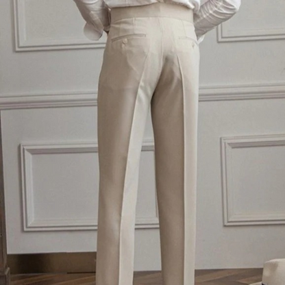 Elegante Business-Hose für Herren mit modernem Schnitt, ideal für Büro und Events.










