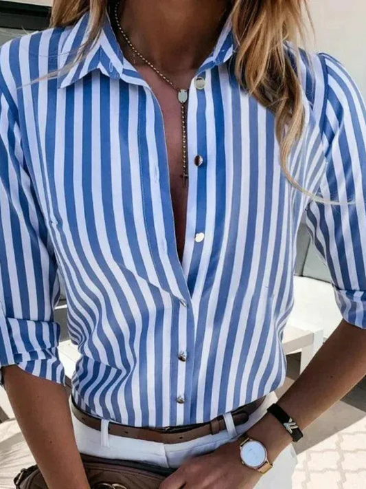 Elegante gestreifte Damenbluse mit Knopfleiste, perfekt für Büro und Freizeit.