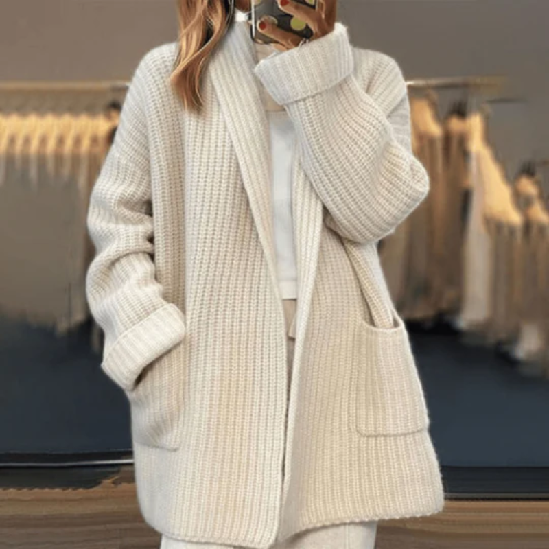 Eleganter langer Cardigan für Damen in stilvollem Design, vielseitig kombinierbar.