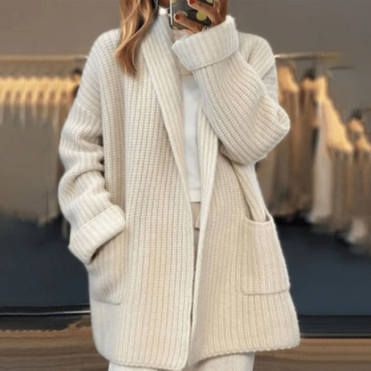 Eleganter langer Cardigan für Damen in stilvollem Design, vielseitig kombinierbar.
