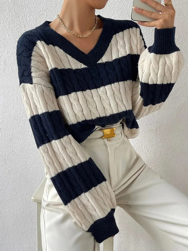 Eleganter Pullover mit V-Ausschnitt für Damen in stilvollem Design