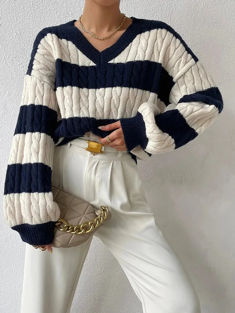 Eleganter Pullover mit V-Ausschnitt für Damen in stilvollem Design