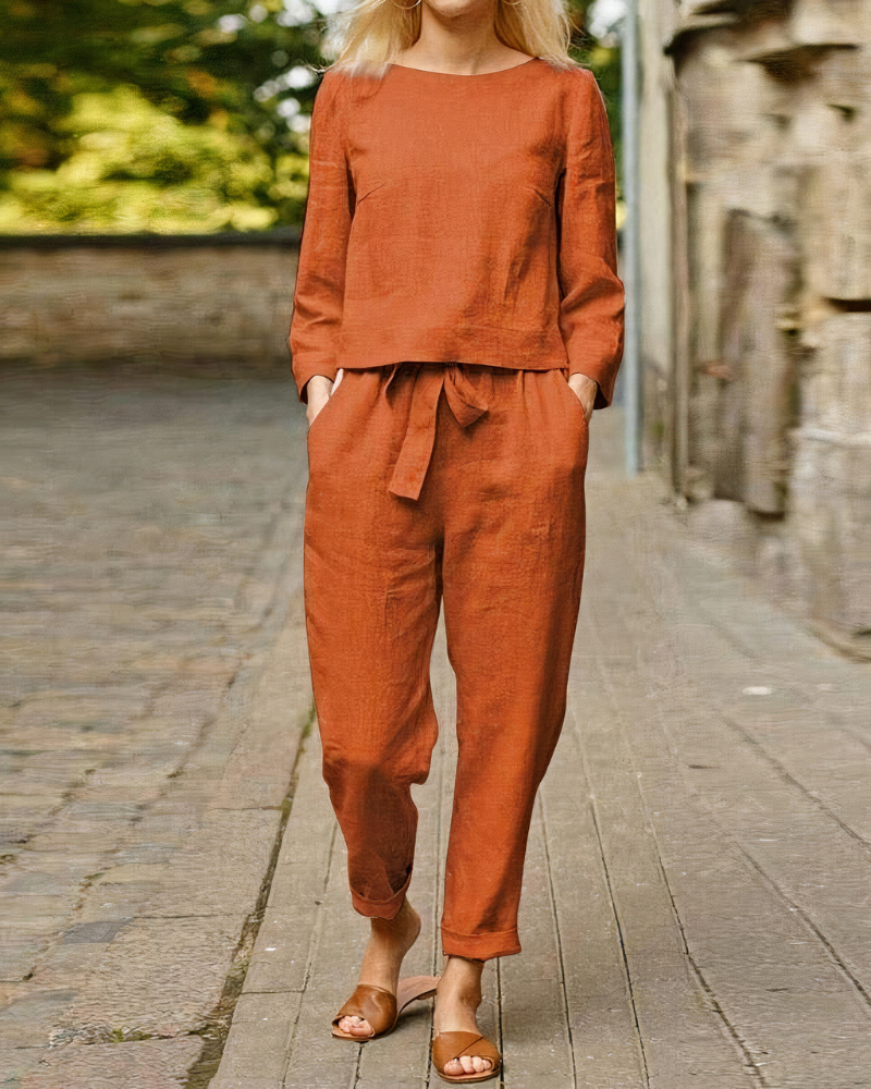 Elegantes Damen-Oberteil und Hosen-Set in stilvoller Kombination für jeden Anlass