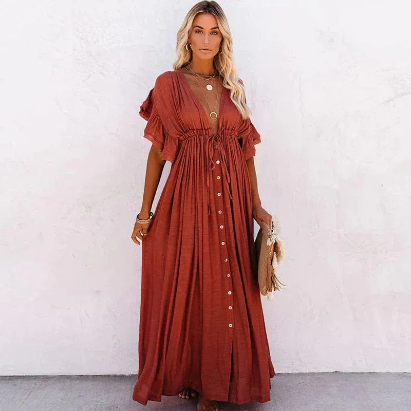 Elegantes langes Bohème-Sommerkleid für Damen in fließender Silhouette für stilvolle Sommermomente.