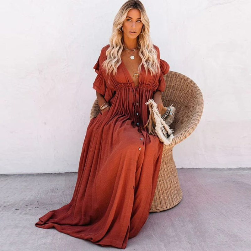 Elegantes langes Bohème-Sommerkleid für Damen in fließender Silhouette für stilvolle Sommermomente.