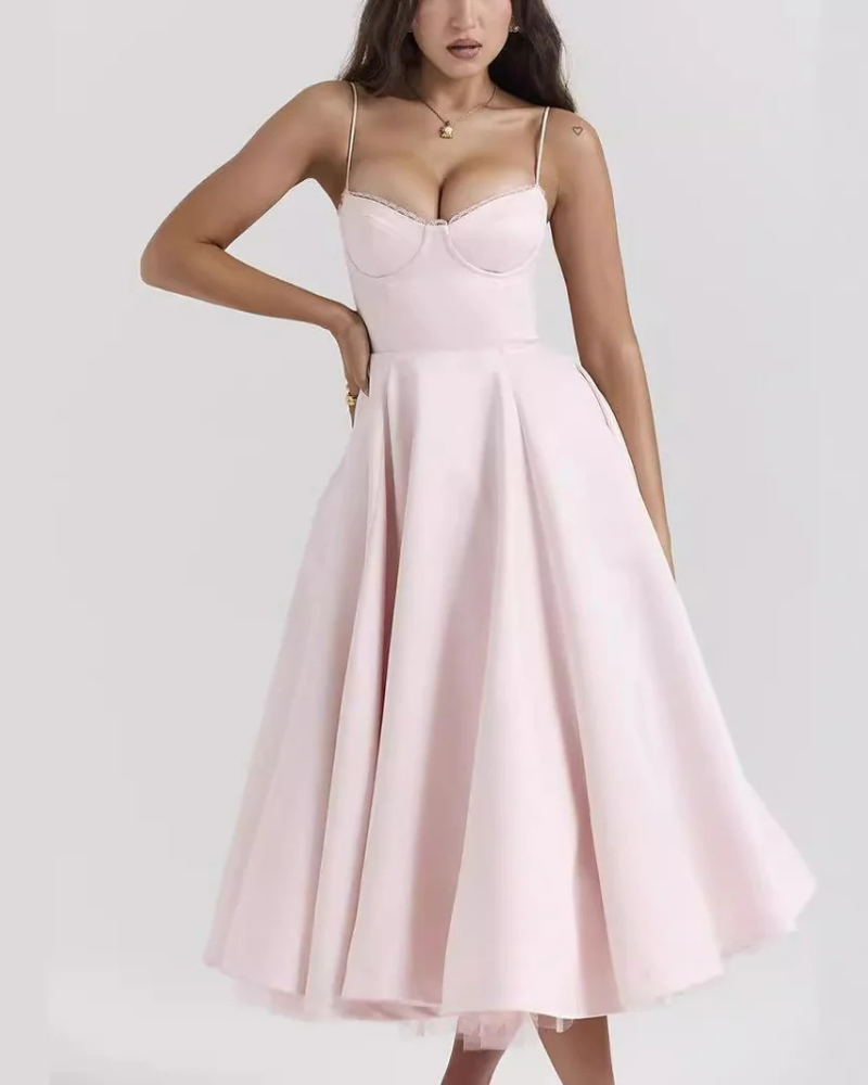Elegantes Partykleid mit Volumen und ausgestelltem Schnitt für festliche Anlässe
