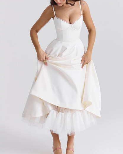 Elegantes Partykleid mit Volumen und ausgestelltem Schnitt für festliche Anlässe