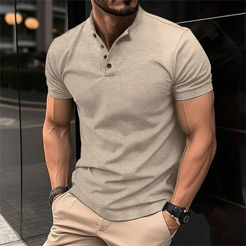 Elegantes Poloshirt für Herren mit klassischem Kragen – stilvoll und alltagstauglich.