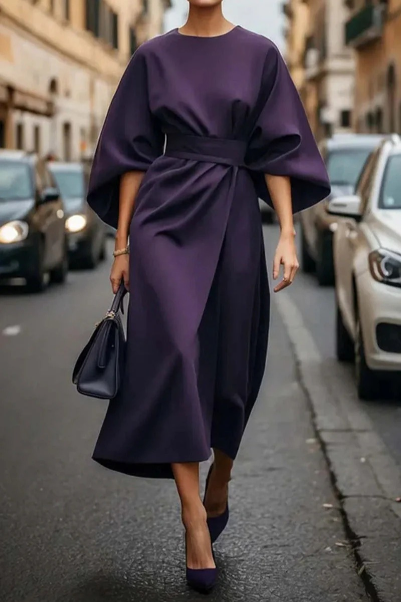 Elegantes Vintage-Kleid für Damen mit klassischem Schnitt, ideal für festliche Anlässe und stilvolle Alltagslooks.

