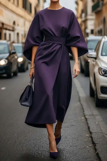 Elegantes Vintage-Kleid für Damen mit klassischem Schnitt, ideal für festliche Anlässe und stilvolle Alltagslooks.

