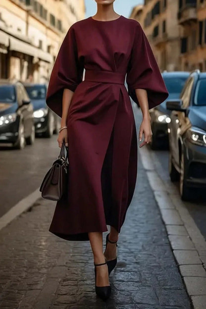 Elegantes Vintage-Kleid für Damen mit klassischem Schnitt, ideal für festliche Anlässe und stilvolle Alltagslooks.

