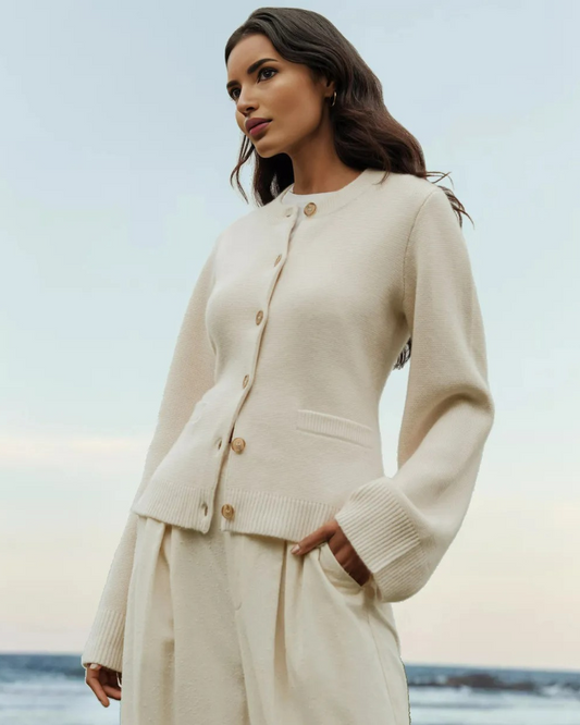 Damen Gemütliche Herbststrickjacke für stilvolle und warme Herbsttage.