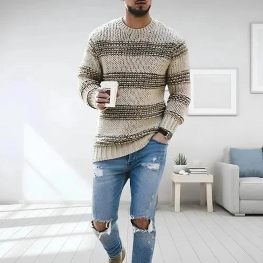 Gestreifter Pullover für Herren im modernen Strickdesign