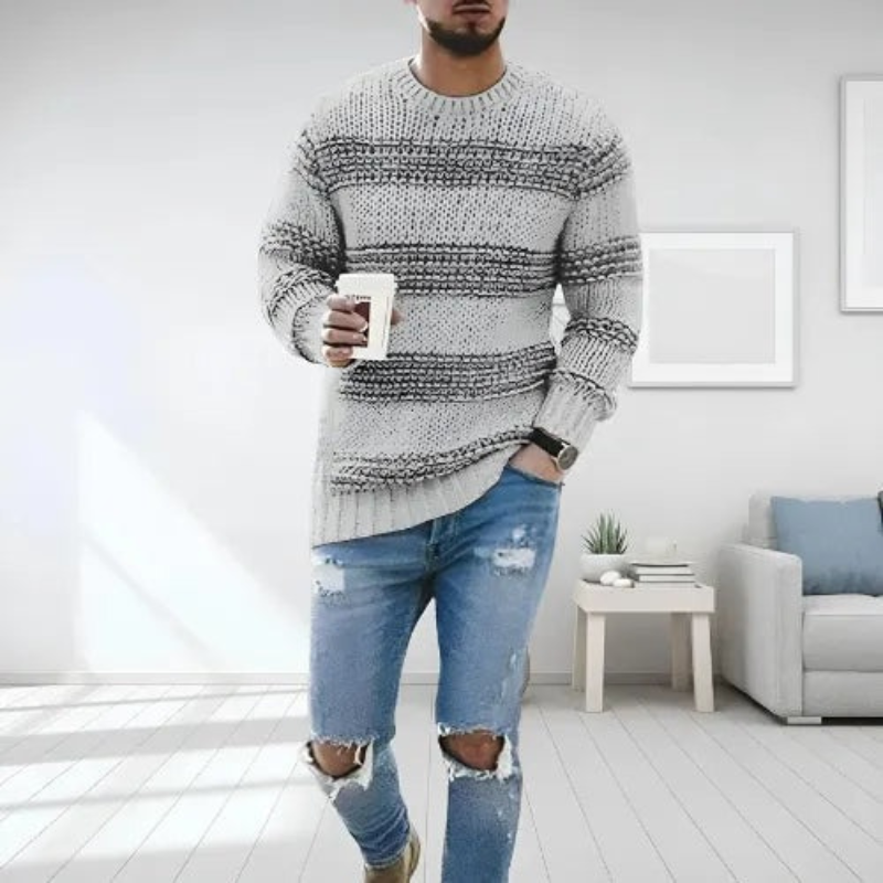 Gestreifter Pullover für Herren im modernen Strickdesign