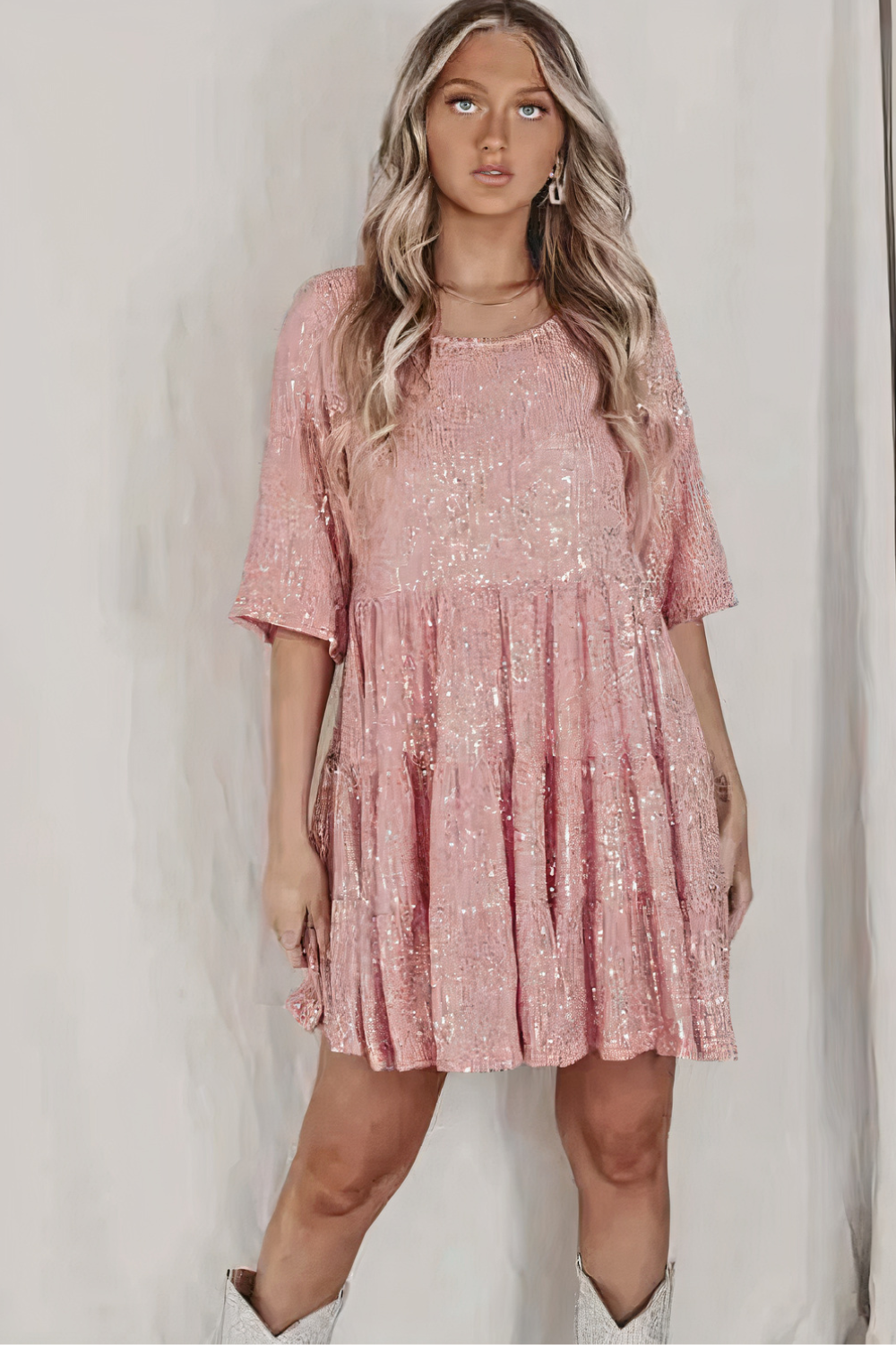 Glamouröses Partykleid für Damen mit funkelnden Pailletten und elegantem Schnitt