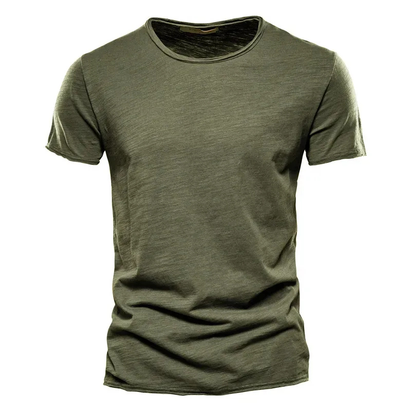 Herren bequemes Sommer-T-Shirt mit klarem Schnitt für Alltag und Freizeit.