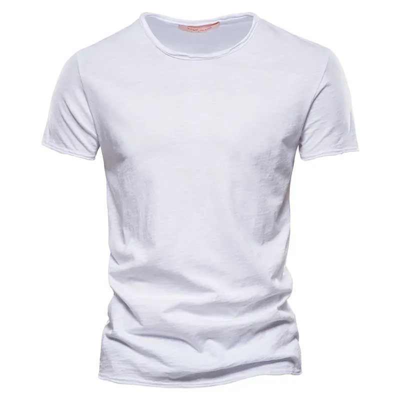 Herren bequemes Sommer-T-Shirt mit klarem Schnitt für Alltag und Freizeit.