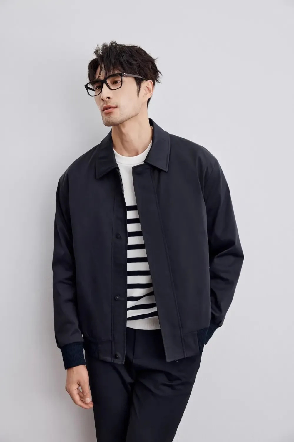 Herren elegante Herbstjacke in zeitlosem Design für kühle Tage