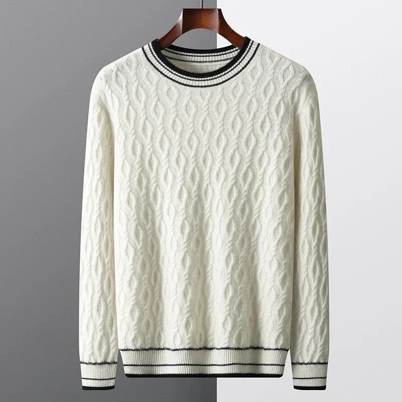 Herren eleganter Herbstpullover in modernem und zeitlosem Stil.