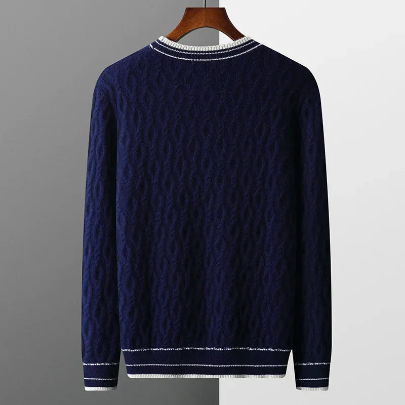 Herren eleganter Herbstpullover in modernem und zeitlosem Stil.