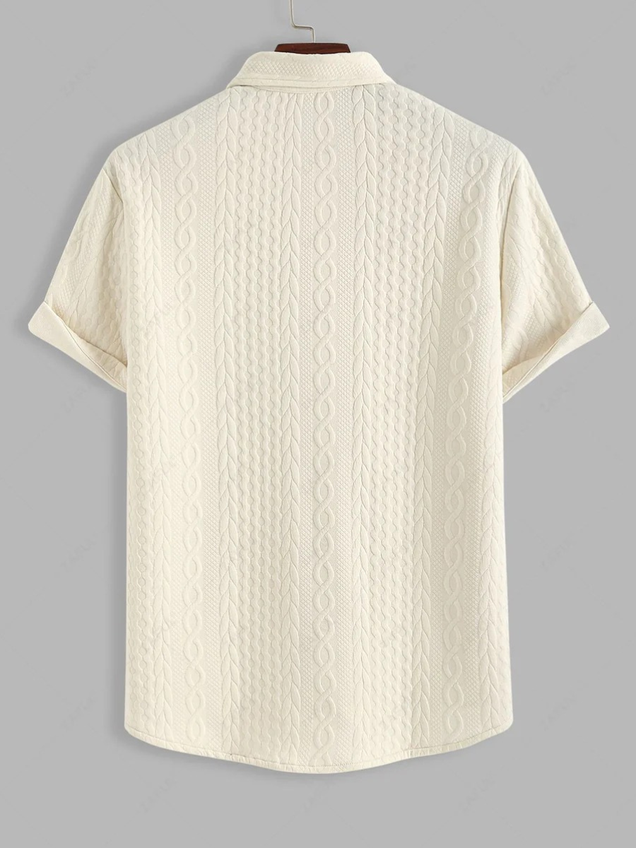  Herren elegantes Hemd-und-Shorts-Set in stilvoller Kombination für sommerliche Looks.