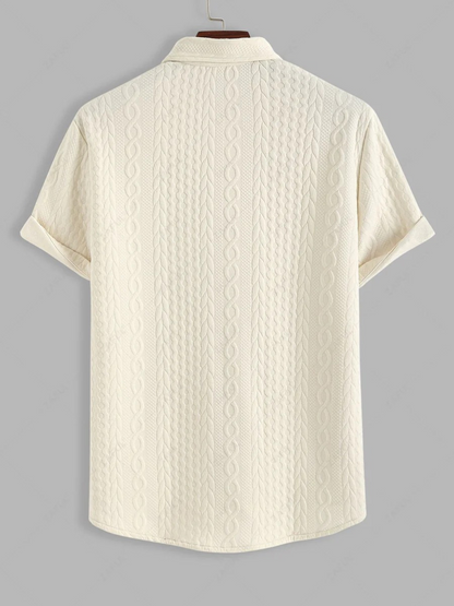  Herren elegantes Hemd-und-Shorts-Set in stilvoller Kombination für sommerliche Looks.
