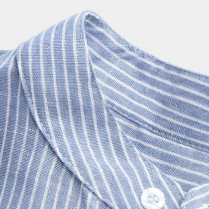 Herren gestreiftes Sommerhemd mit modernem Look und entspanntem Schnitt für warme Tage