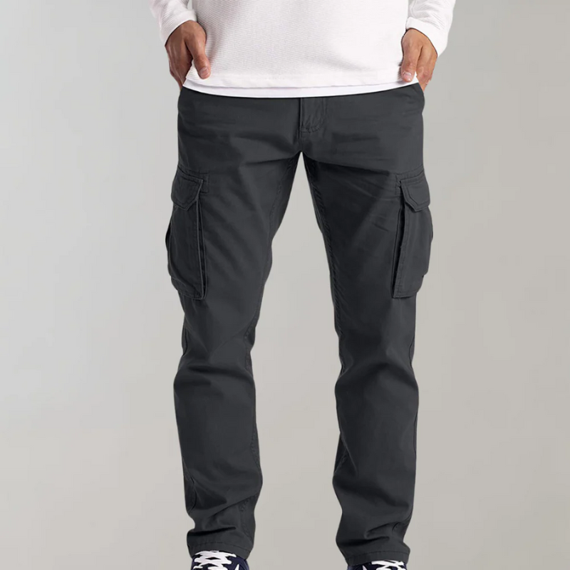 Herren klassische Cargohose mit praktischem Schnitt und Taschen, perfekt für Alltag und Freizeit.

