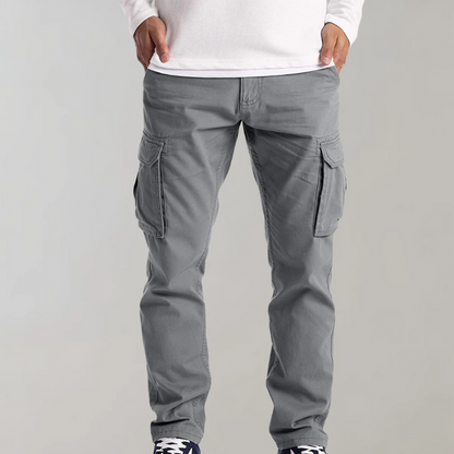 Herren klassische Cargohose mit praktischem Schnitt und Taschen, perfekt für Alltag und Freizeit.

